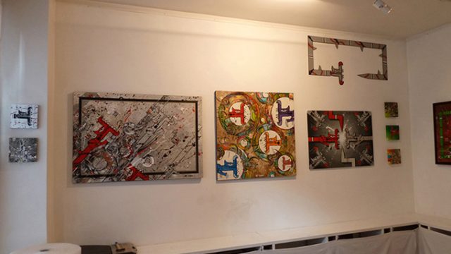 Tableaux de l'exposition street art de l'artiste graffeur Oré à la galerie Ligne 13 à Paris.