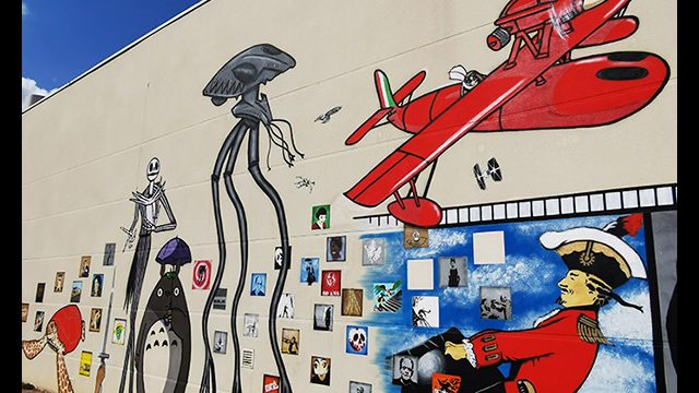 Fresque street art de l'artiste graffeur Oré. Au Lux à Caen. Sur l'histoire du cinéma.